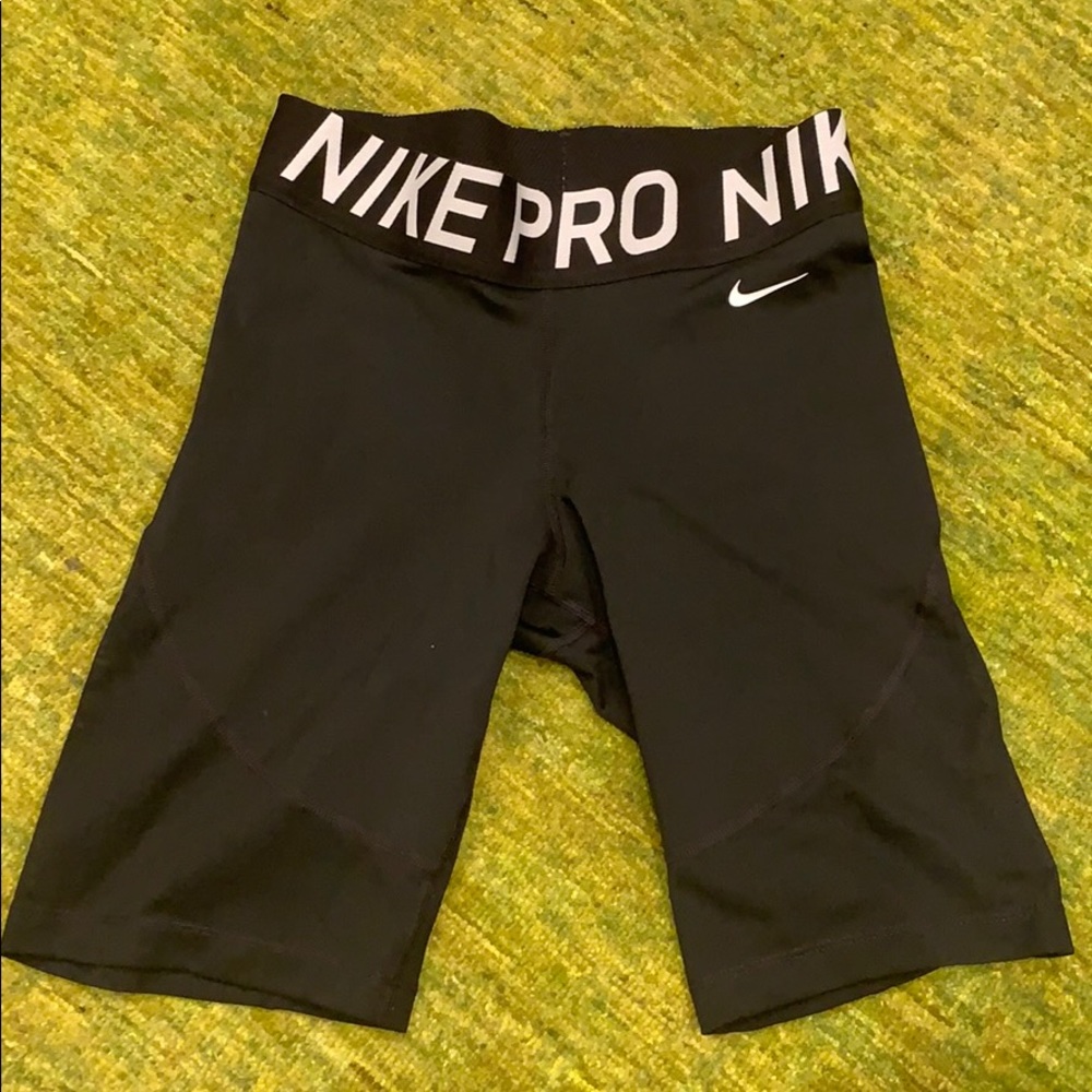 Nike like new, biker shorts with mesh, size M